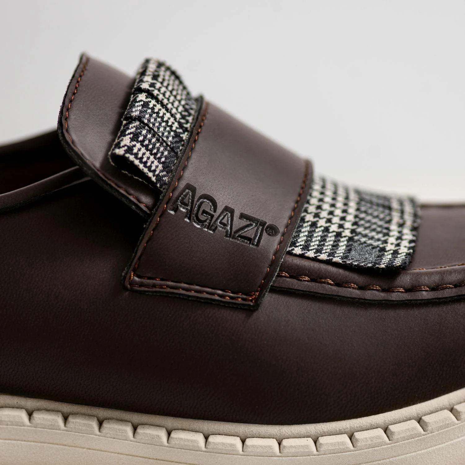 3 in 1 Apple loafers DIANE – chocolate, light sole - Image 7
