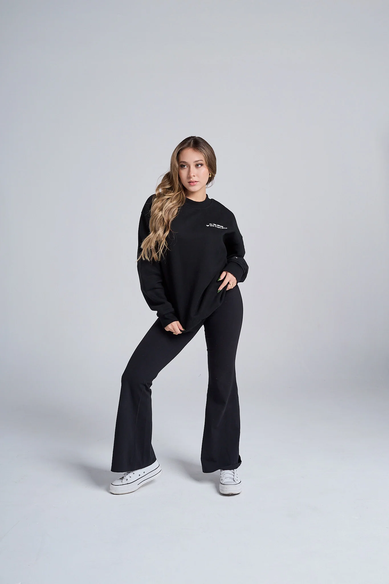 Be the change Crewneck - Image 4