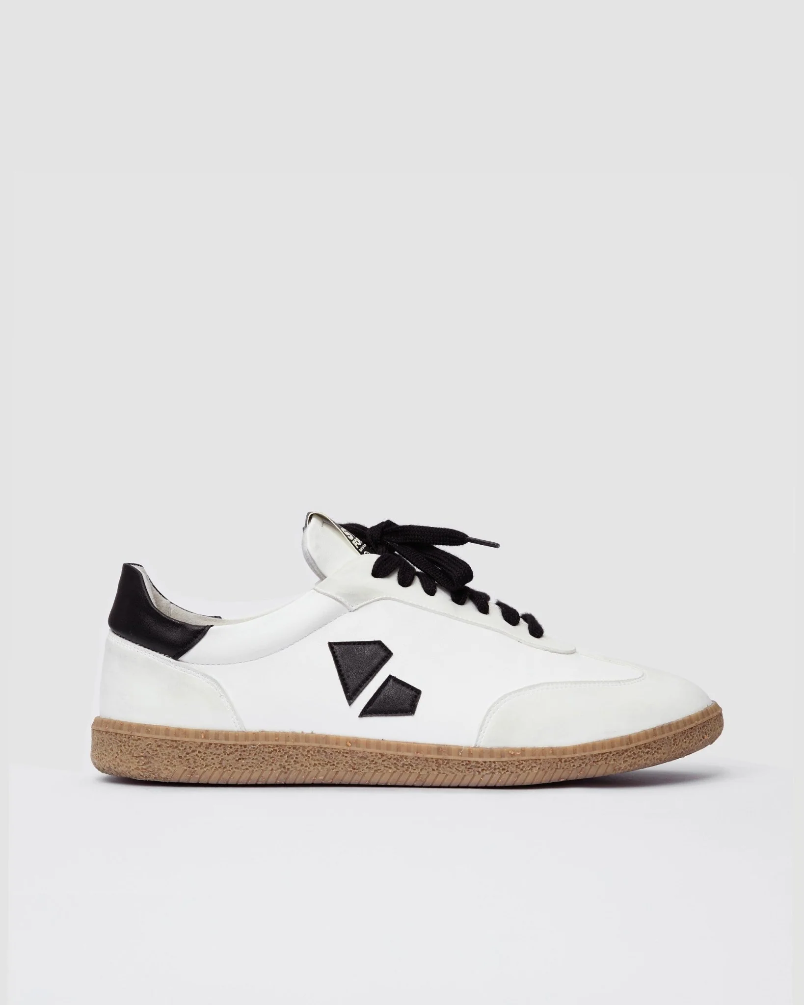 Brava Sneakers White Black - Image 7