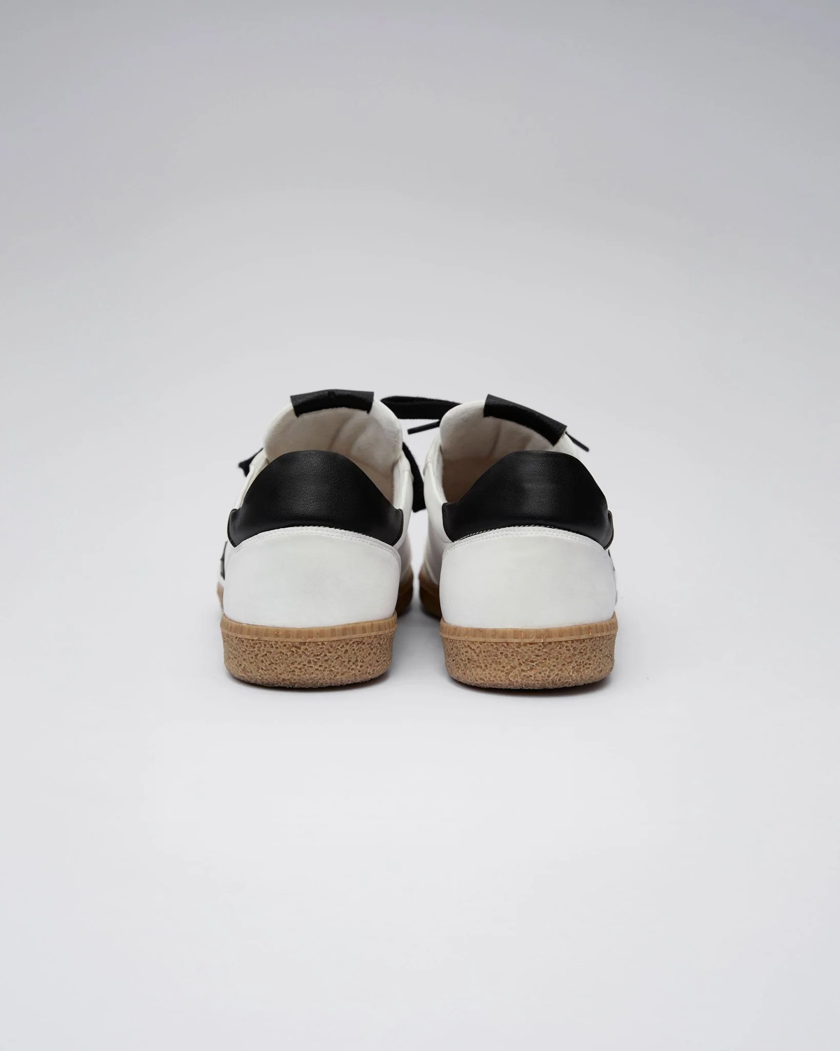 Brava Sneakers White Black Men - Image 7