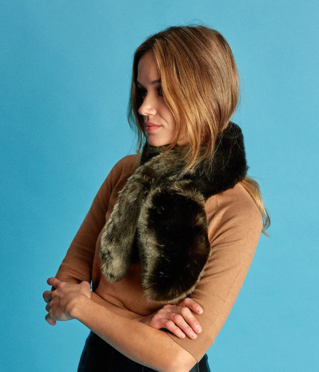 Joséphine Bronze Green Vegan Fur Scarf - Image 3