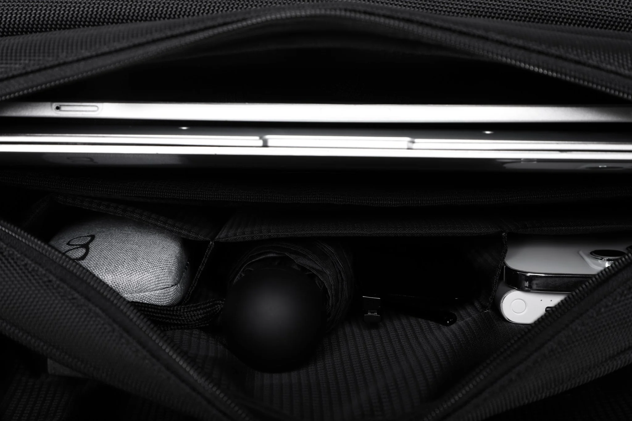 Pro Messenger Bag - Image 7