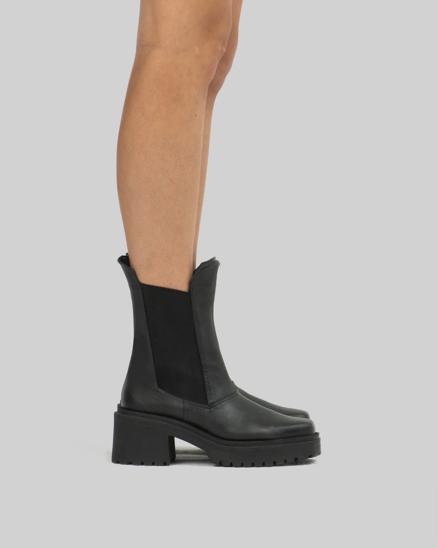 Squared chelsea boots - Image 6