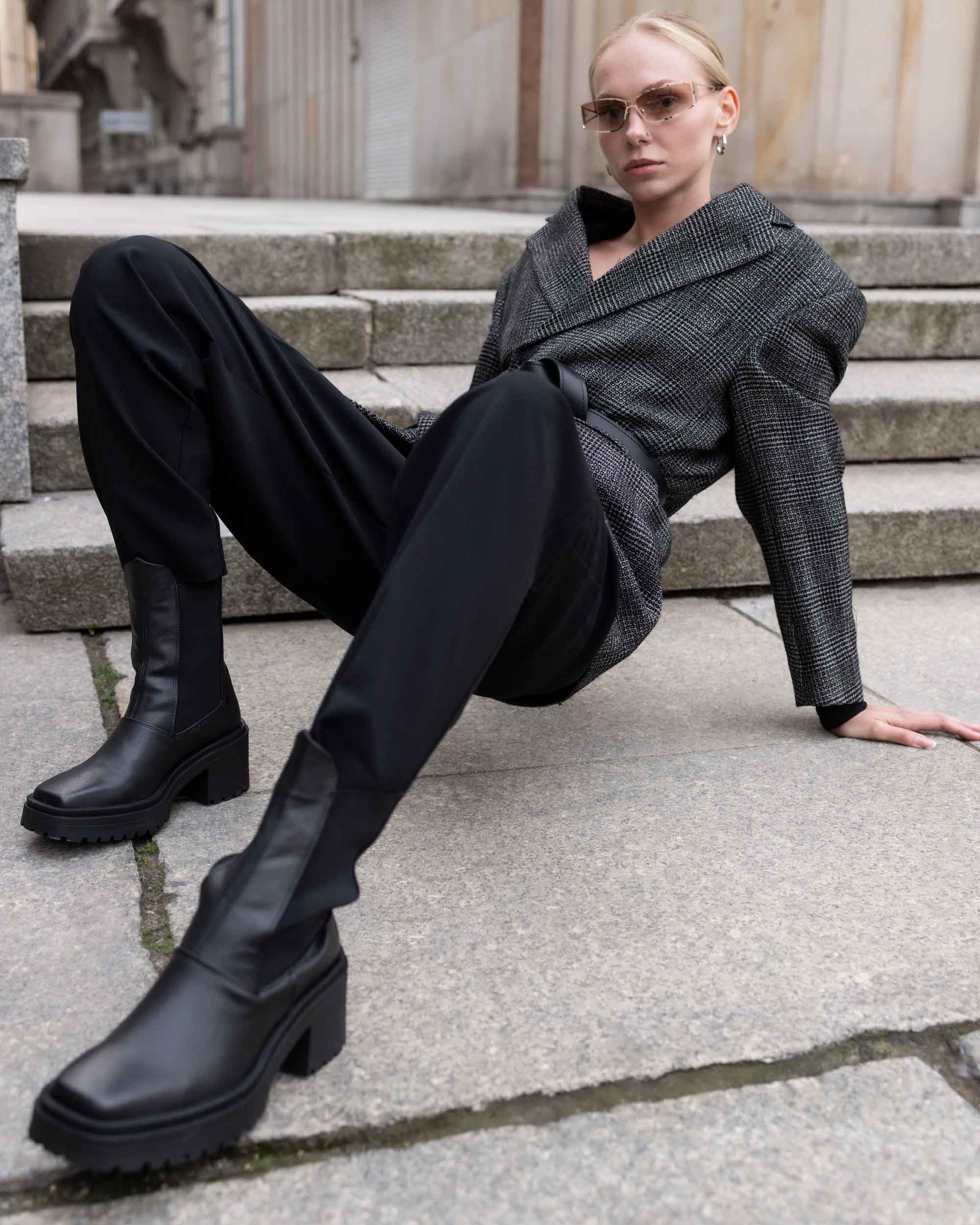 Squared chelsea boots - Image 8